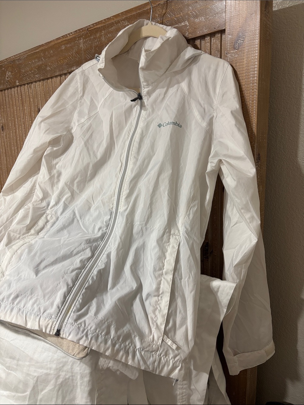 Columbia Women's Off-White Hooded Windbreaker Jacket